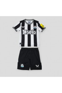 Newcastle United Babyklær Hjemme Fotballdrakt til barn 2023-24 Korte ermer (+ Korte bukser)